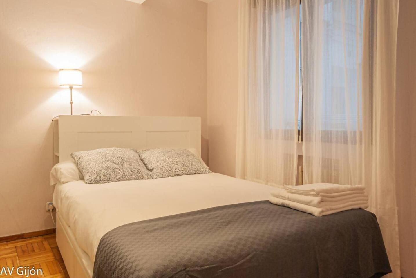 Av Aguado 44 Apartment Gijon Bagian luar foto