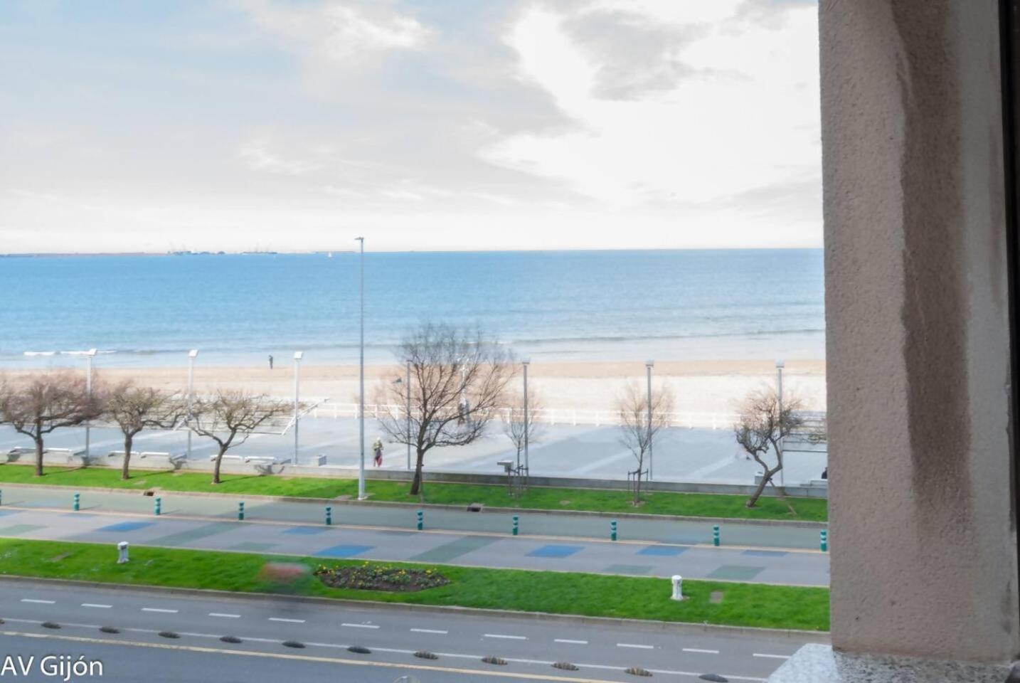 Av Aguado 44 Apartment Gijon Bagian luar foto